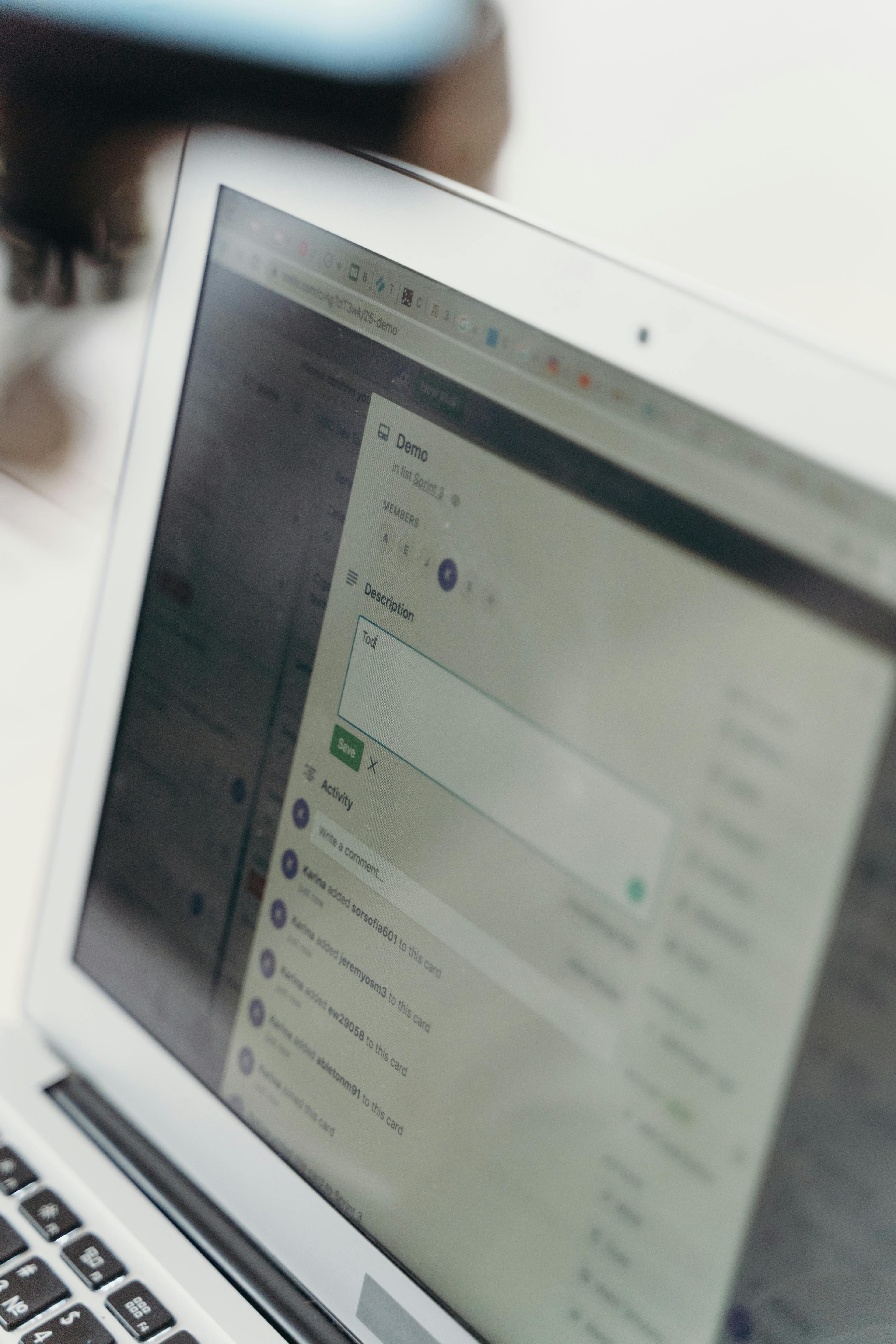 Risks of Using AI Chatbots to Fill Visa and Immigration Applications
